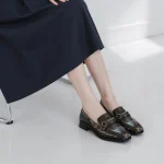 کفش کالج زنانه مدل تاج ورنی